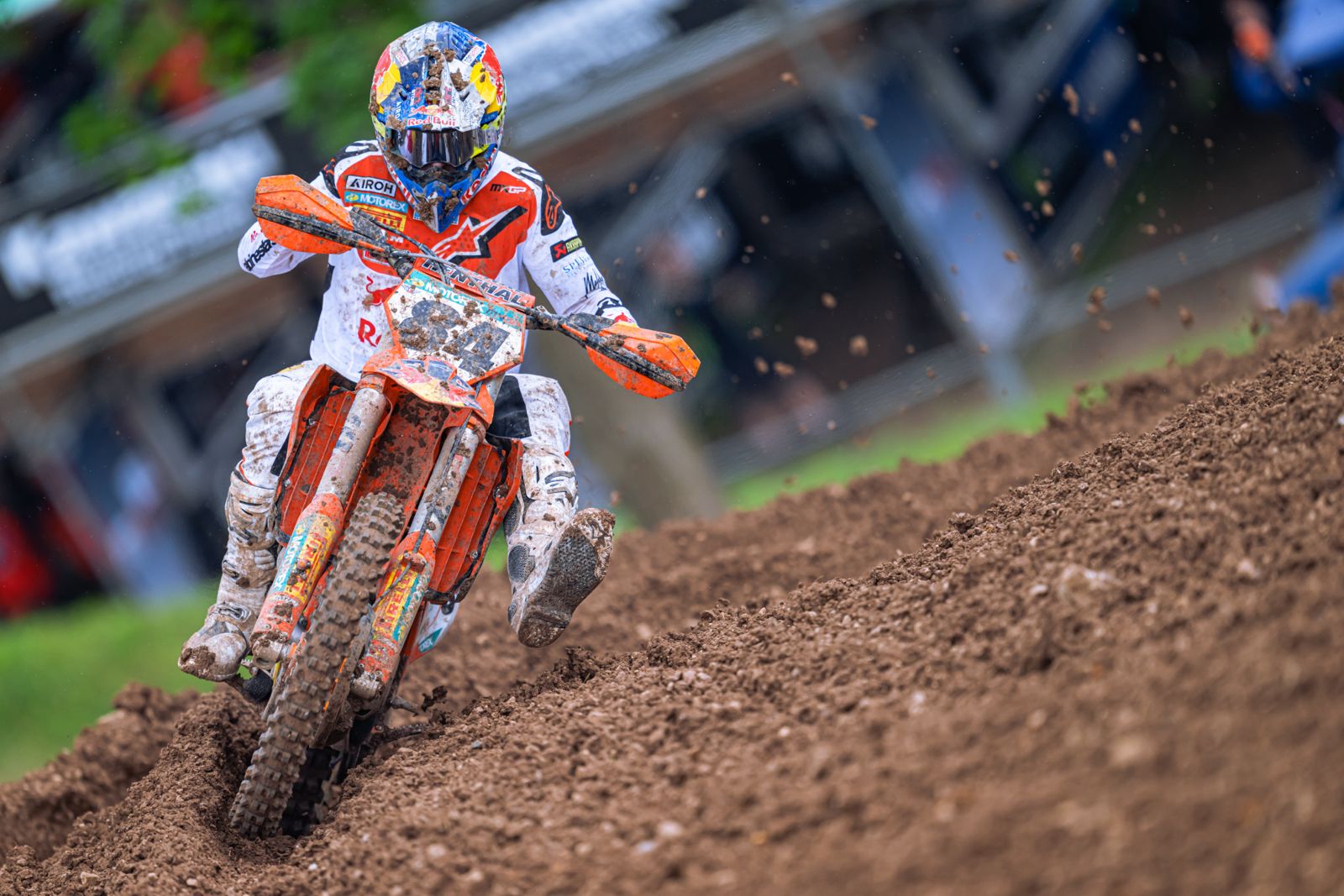 Herlings sta tornando ai suoi livelli, fenomenale il sorpasso decisivo su Febvre all'ultimo giro di gara-2