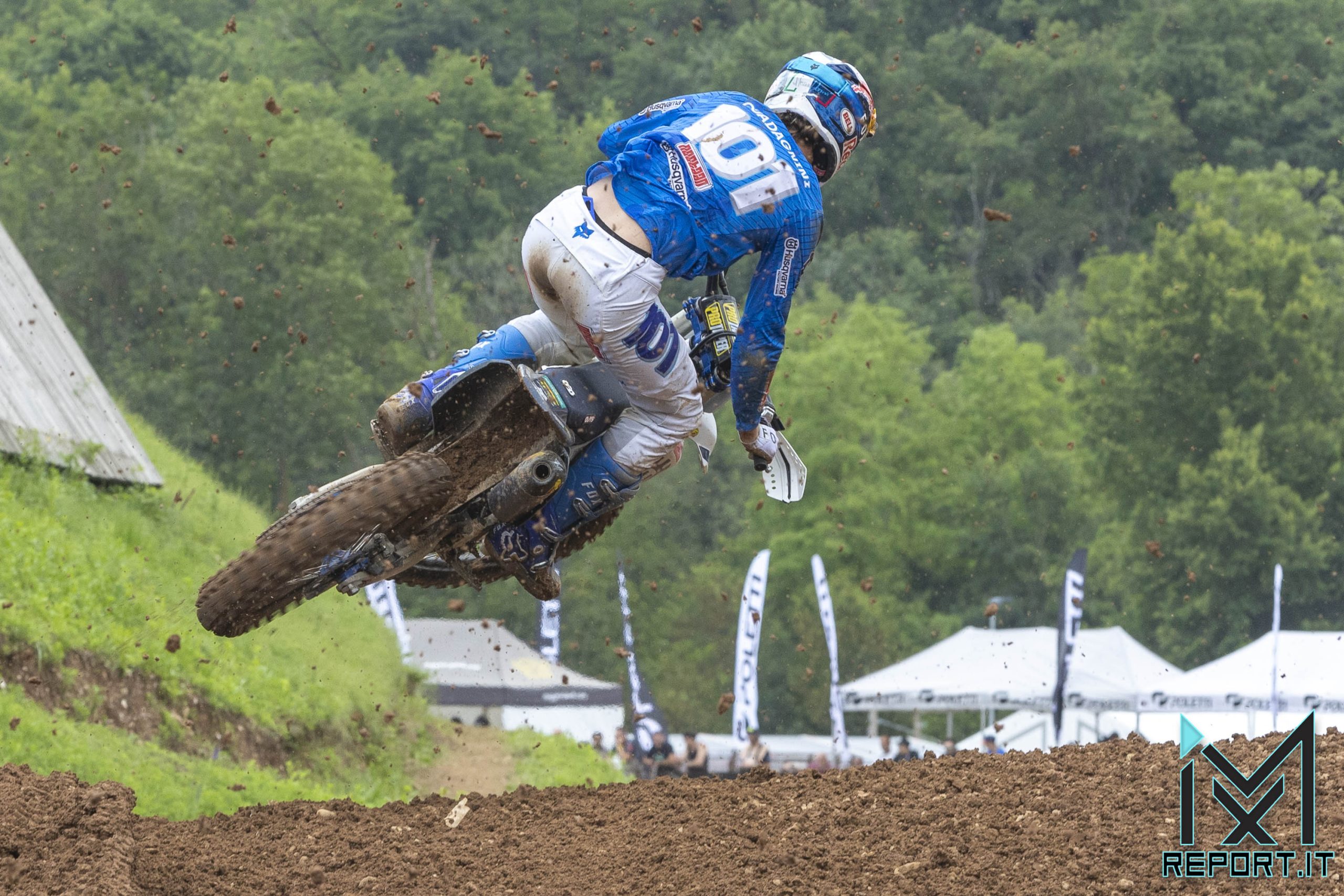 Mattia Guadagnini in volo a Maggiora