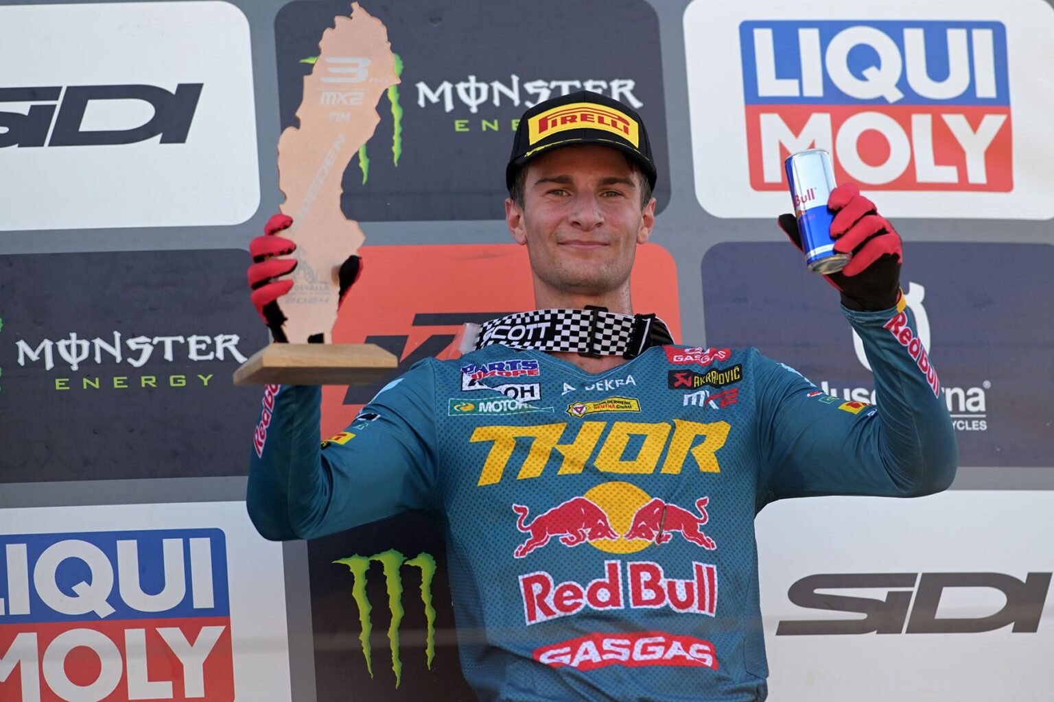 Simon Lanfenfelder a Uddevalla nel GP di Svezia MX2 sul podio