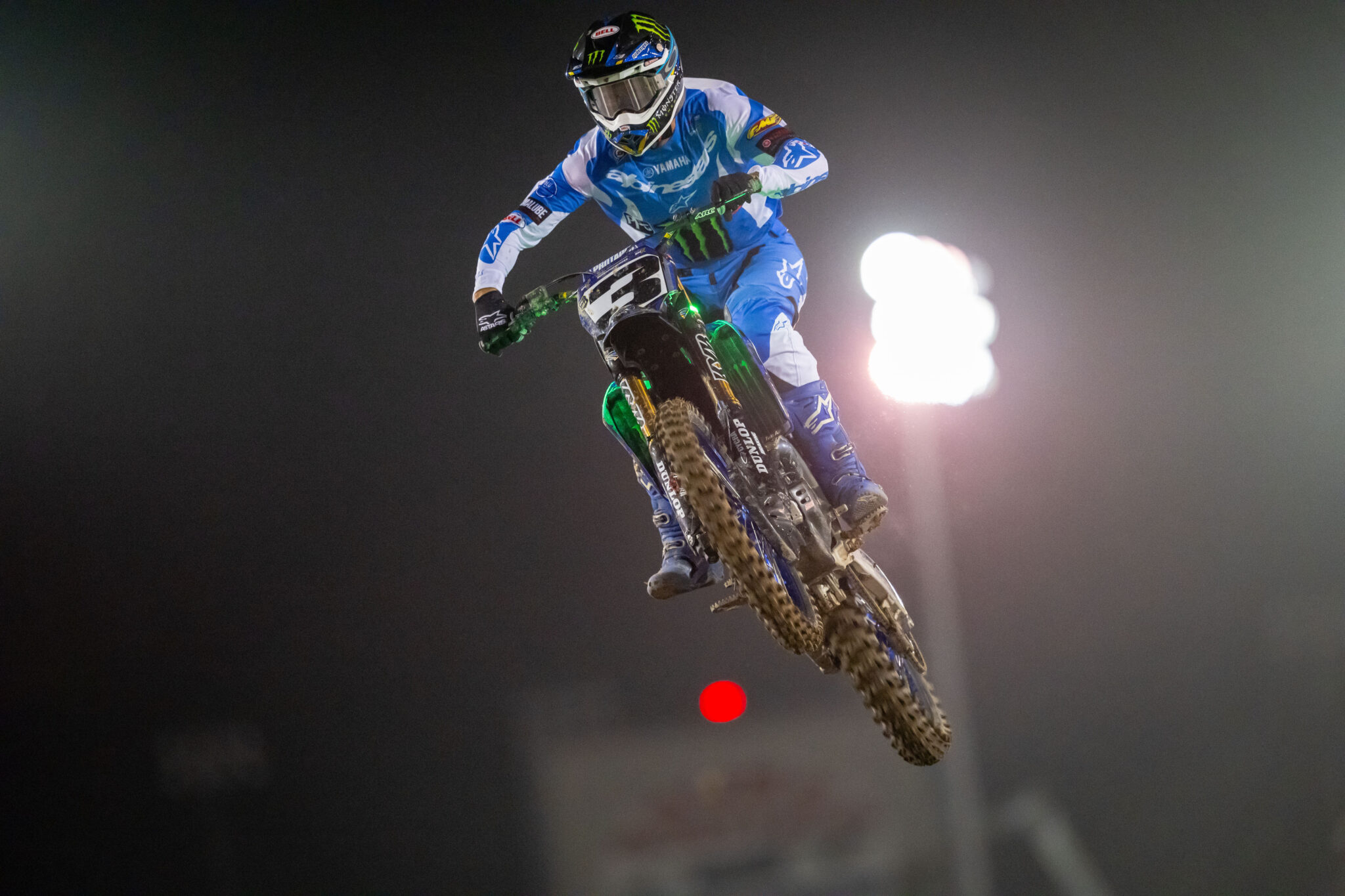 Eli Tomac in gara a Las Vegas nella finale Supermotocross 2024