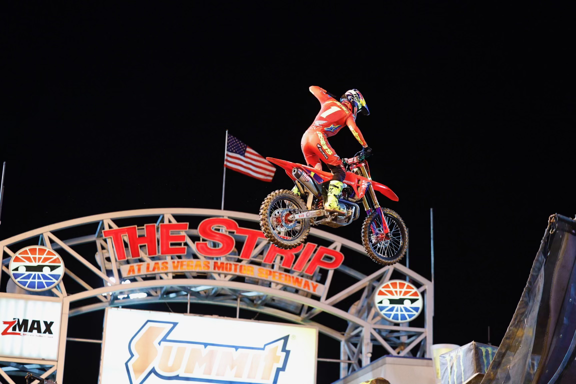 VIDEO SUPERMOTOCROSS FINALE 2024 LAS VEGAS MXReport