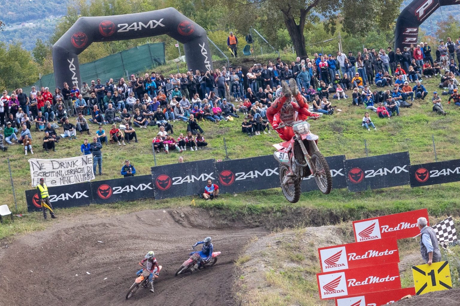 Mads Fredsoe vince gara-1 della Mx2 - ph. Mxreport