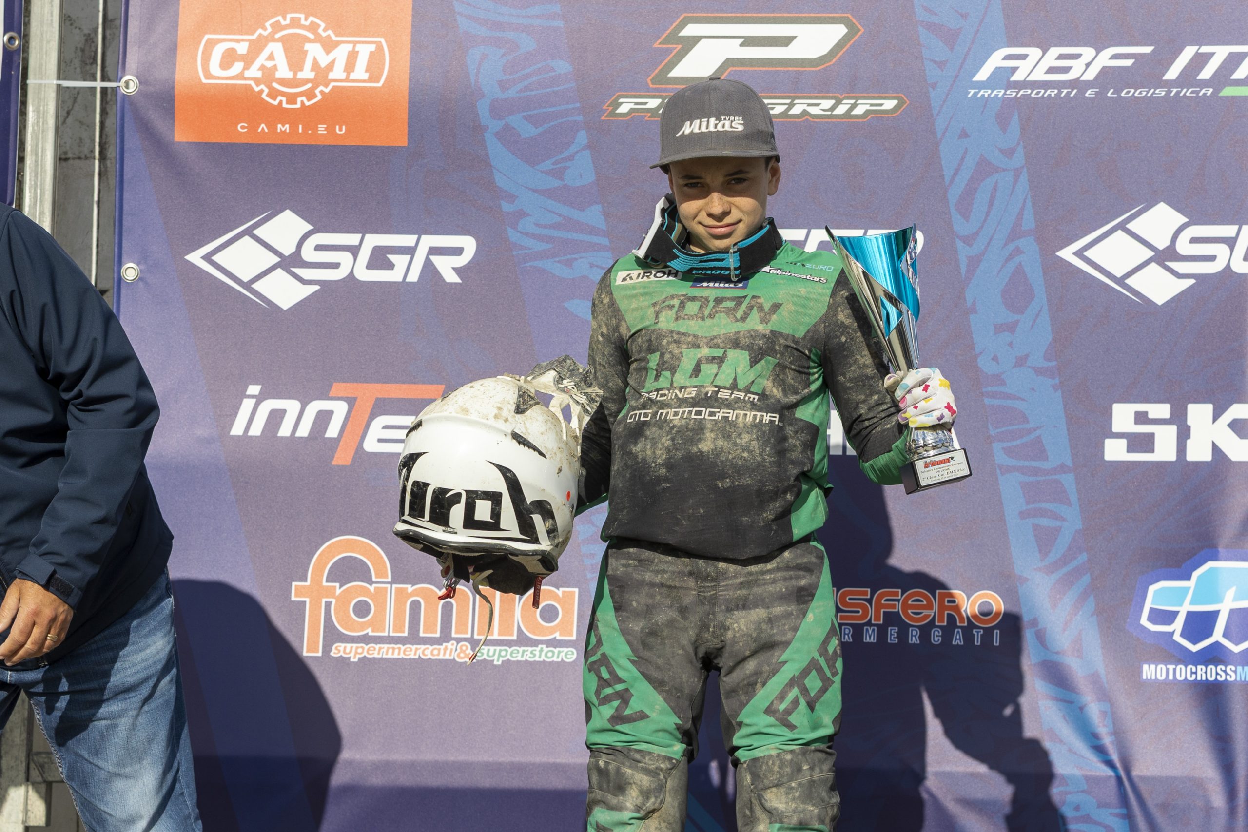 Francesco Assini sul podio EMX85 di Cremona